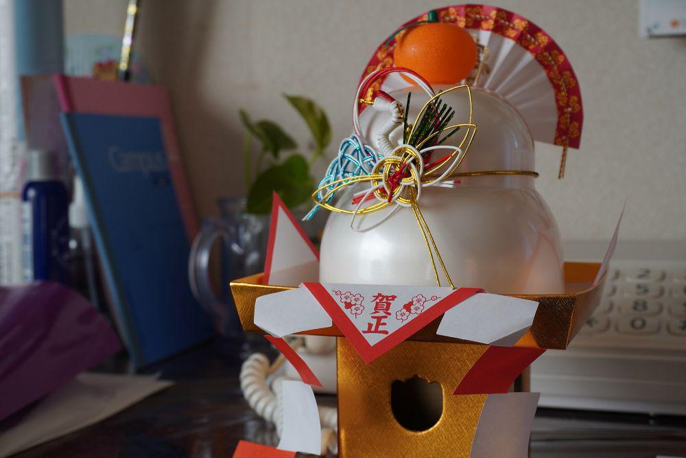 kagami mochi (commons.wikimedia.org/clvs7)