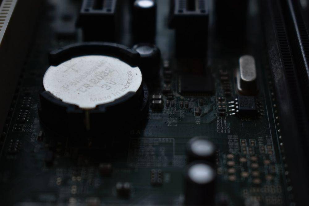 ilustrasi motherboard (Unsplash/Liam Briese)