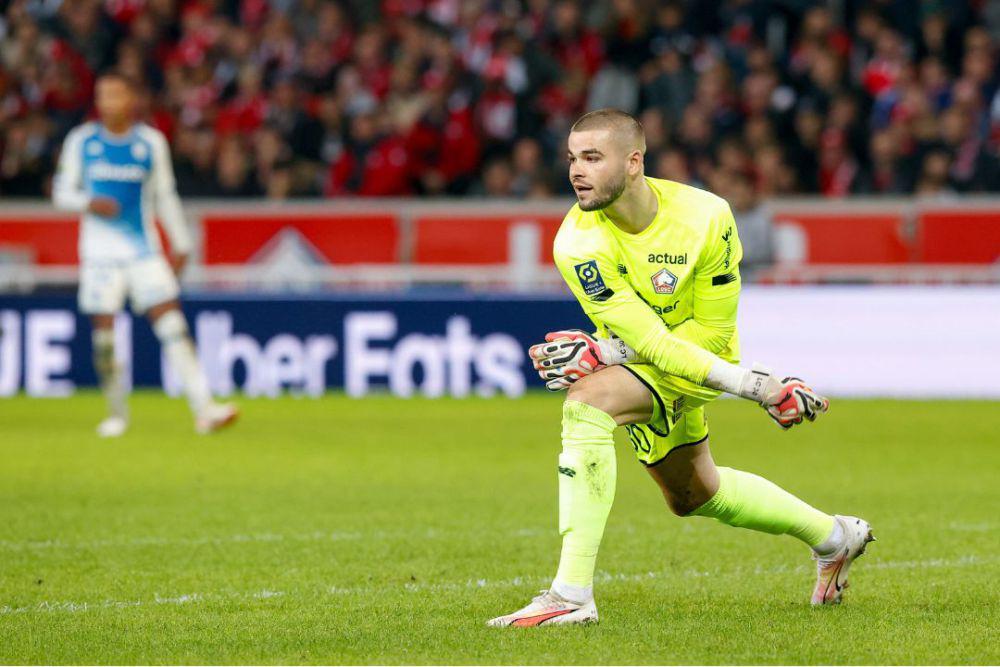 Lucas Chevalier merupakan kiper utama LOSC Lille sejak 2022/2023. (twitter.com/losclive)