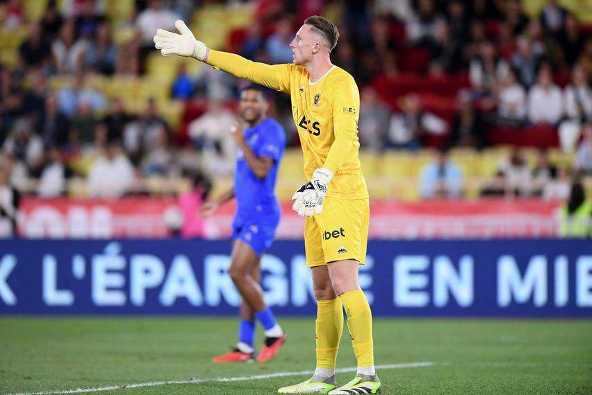 Marcin Bulka tampil superior di bawah mistar gawang OGC Nice. (instagram.com/marcinbulka1)