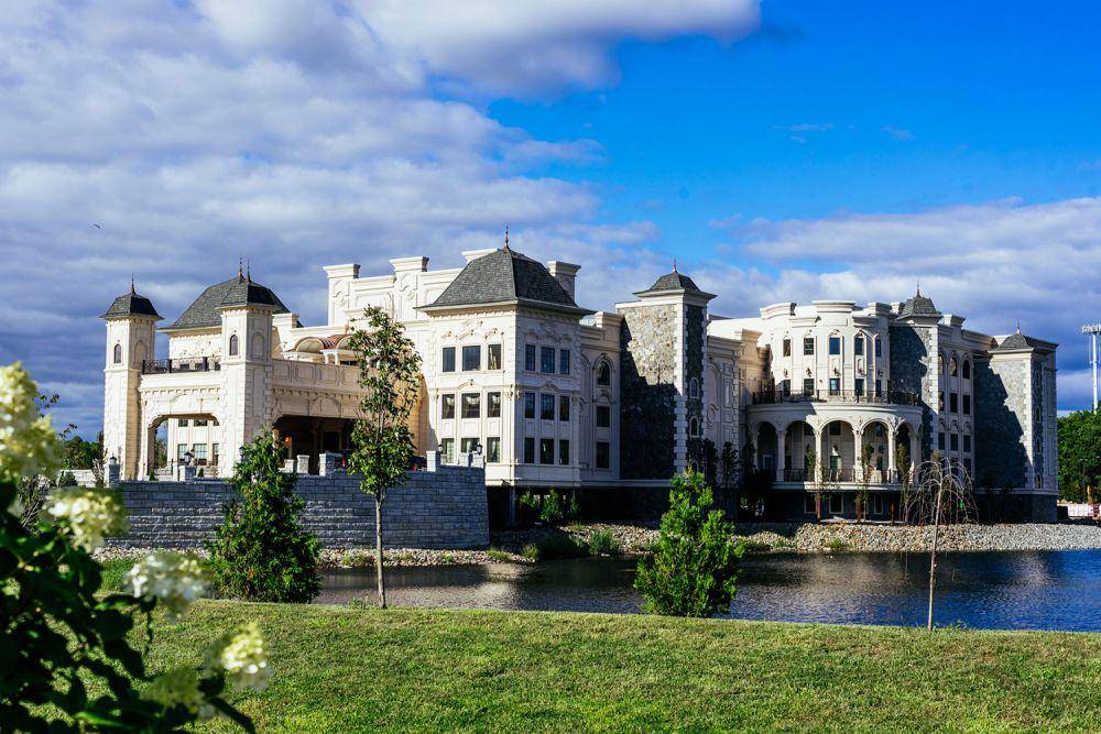 The Legacy castle (thelegacycastle.com)