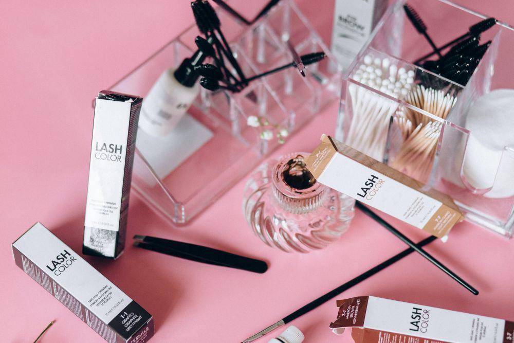 tips merawat eyelash extension (pexels.com/Nataliya Vaitkevich)
