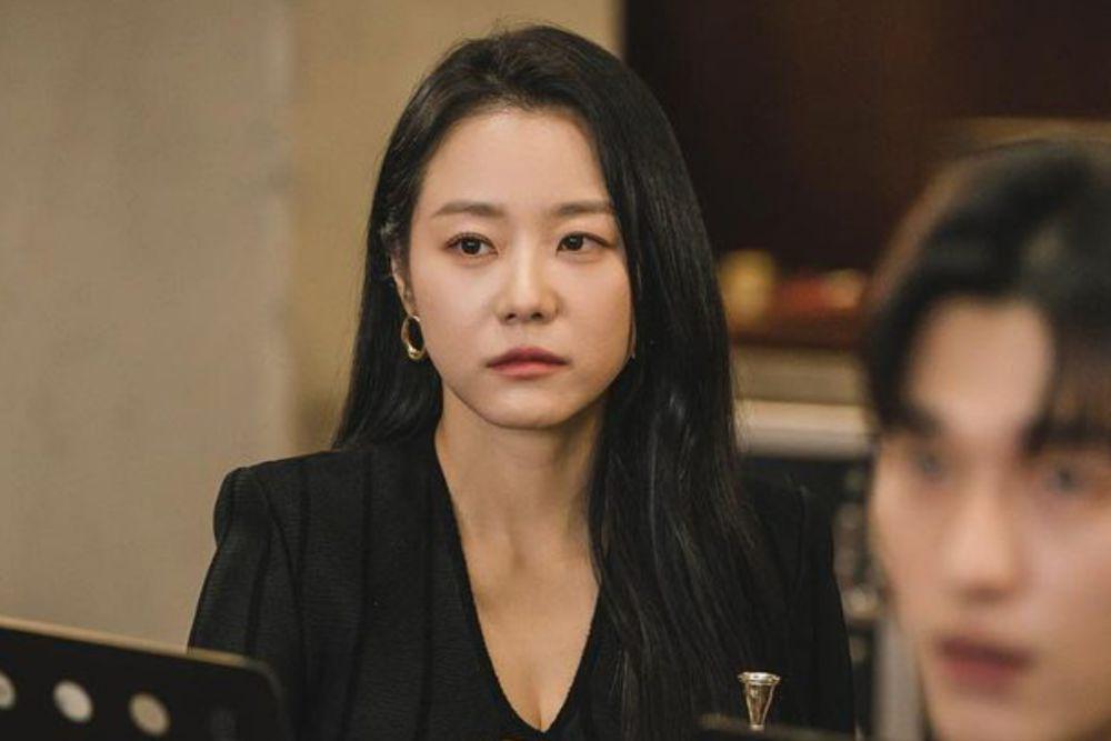 Lee Si Won di drama Maestra: Strings of Truth (instagram.com/seethewon)