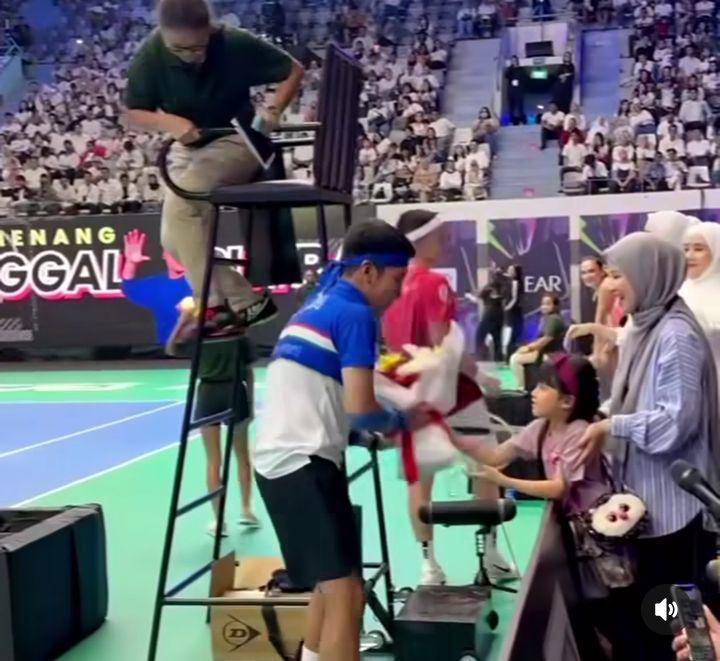 Natasha rizky nonton desta tenis (Instagram.com/vindeszxedits)