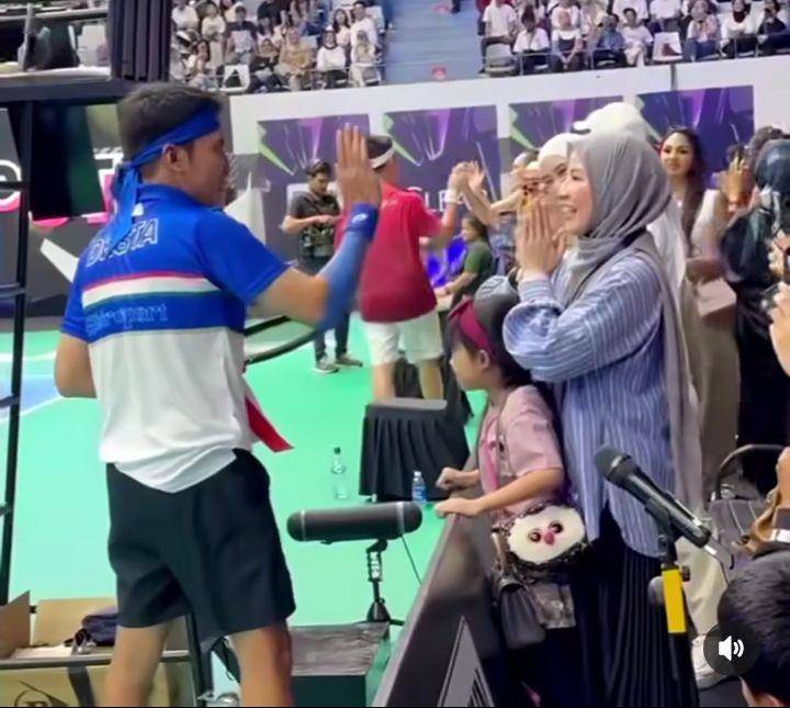 Natasha rizky nonton desta tenis (Instagram.com/vindeszxedits)