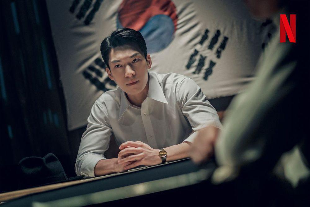 Kwon Jun Taek (Wi Ha Joon) di drakor Gyeongseong Creature (instagram.com/netflixkr)