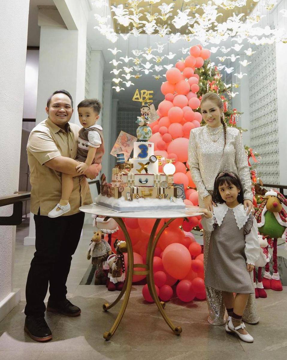 potret pesta ultah Abe ke-3 (instagram.com/therealmomogeisha)