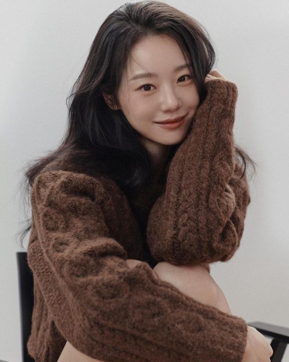 Lee Si Won (instagram.com/seethewon)