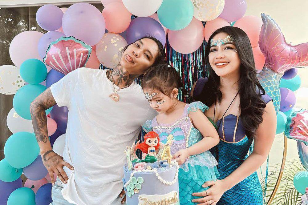 7 Potret Ulang Tahun ke-4 Zaenab Anak Young Lex, Jadi Mermaid