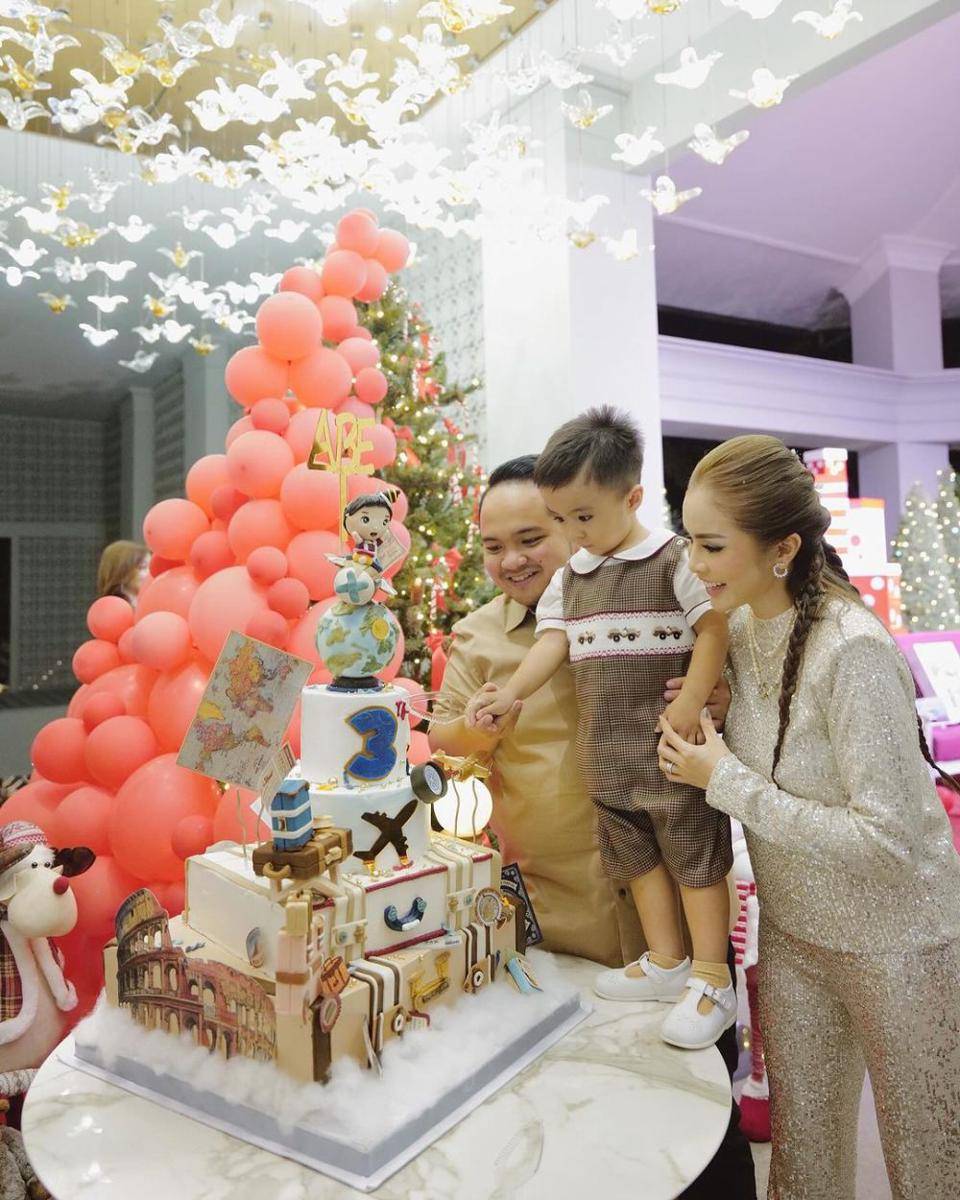 potret pesta ultah Abe ke-3 (instagram.com/therealmomogeisha)