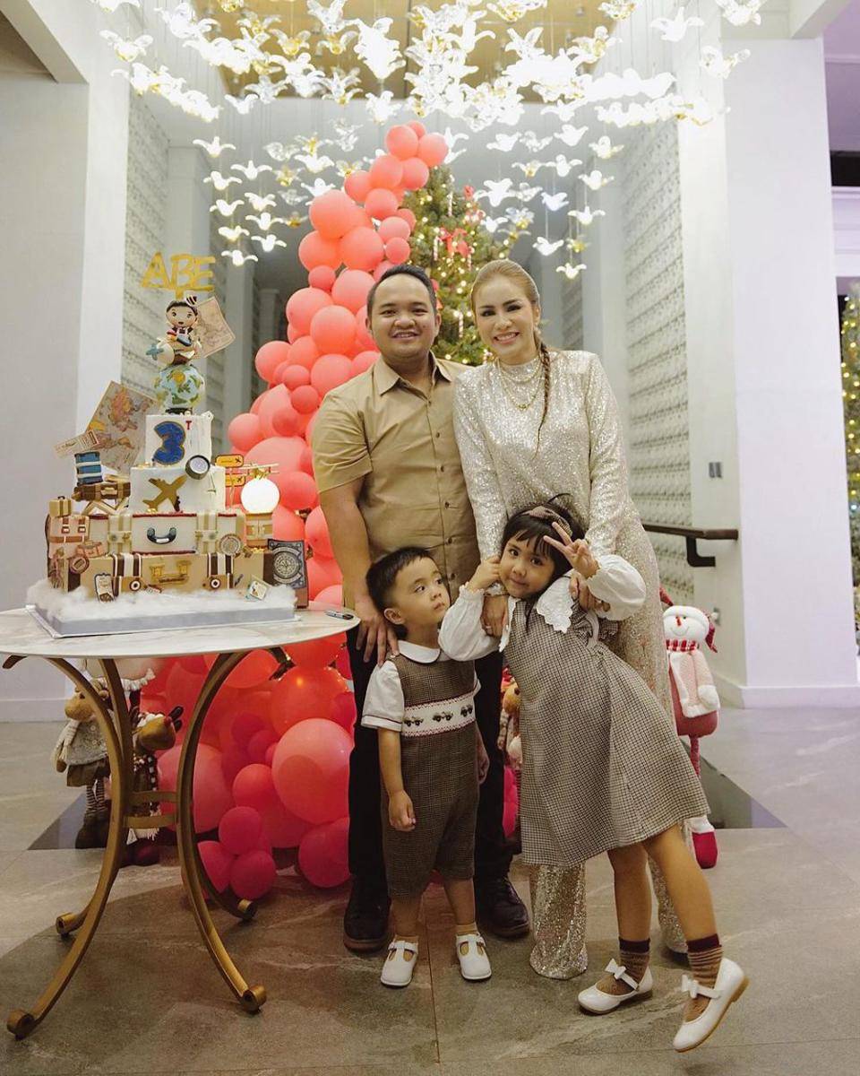 potret pesta ultah Abe ke-3 (instagram.com/therealmomogeisha)