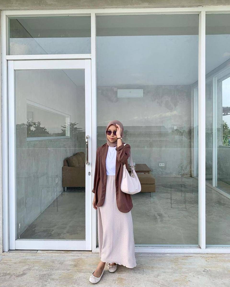 inspirasi OOTD ala Yusni (instagram.com/yusninuur)