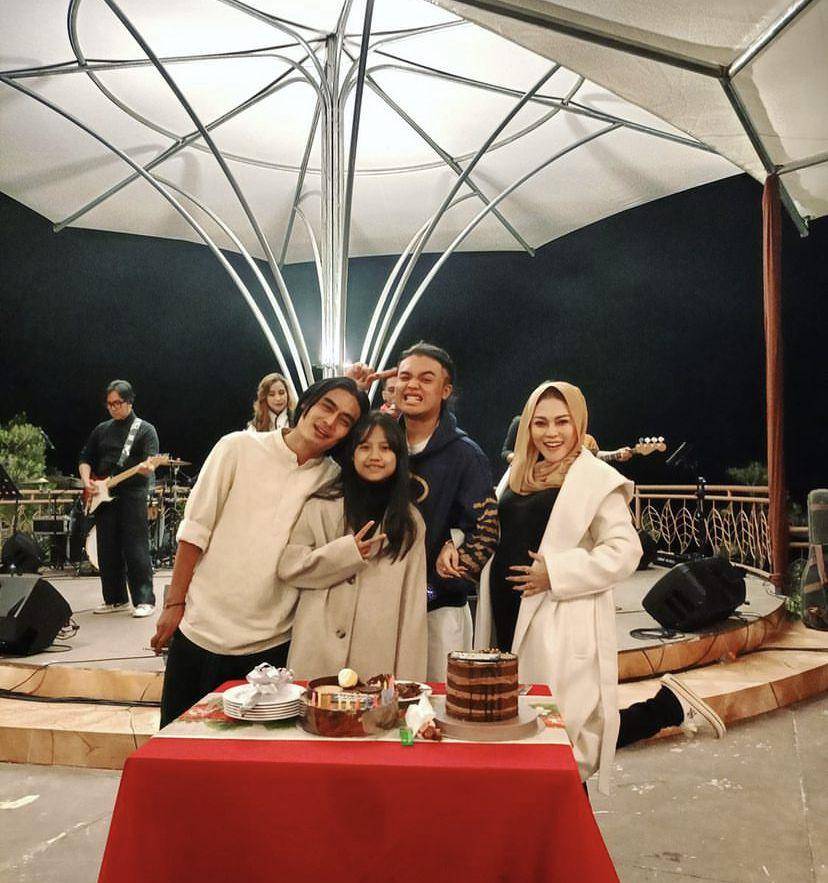potret hamil Regina Irawan hingga lahiran anak ketiga (Instagram.com/regina_irawan03)