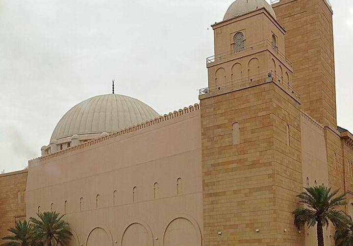 Al Rajhi Grand Mosque (commons.wikimedia.org/Geektaker)