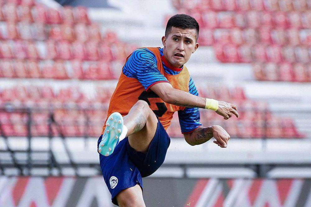 Ariel Lucero (instagram.com/aremafcofficial)