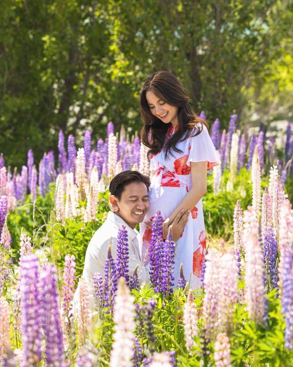 maternity shoot Belva Devara dan Sabrina Anggraini (instagram.com/sabrinaanggraini)
