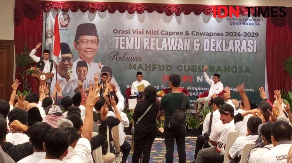 Deklarasi relawan Mahfud Guru Bangsa (MGB) NTB di Mataram, Senin (25/12/2023). (IDN Times/Muhammad Nasir)