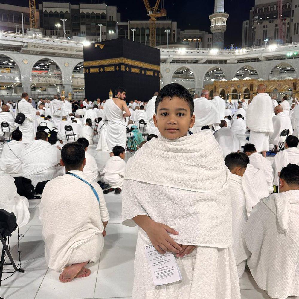 potret Adam jalani ibadah umrah (instagram.com/teukuwisnu)