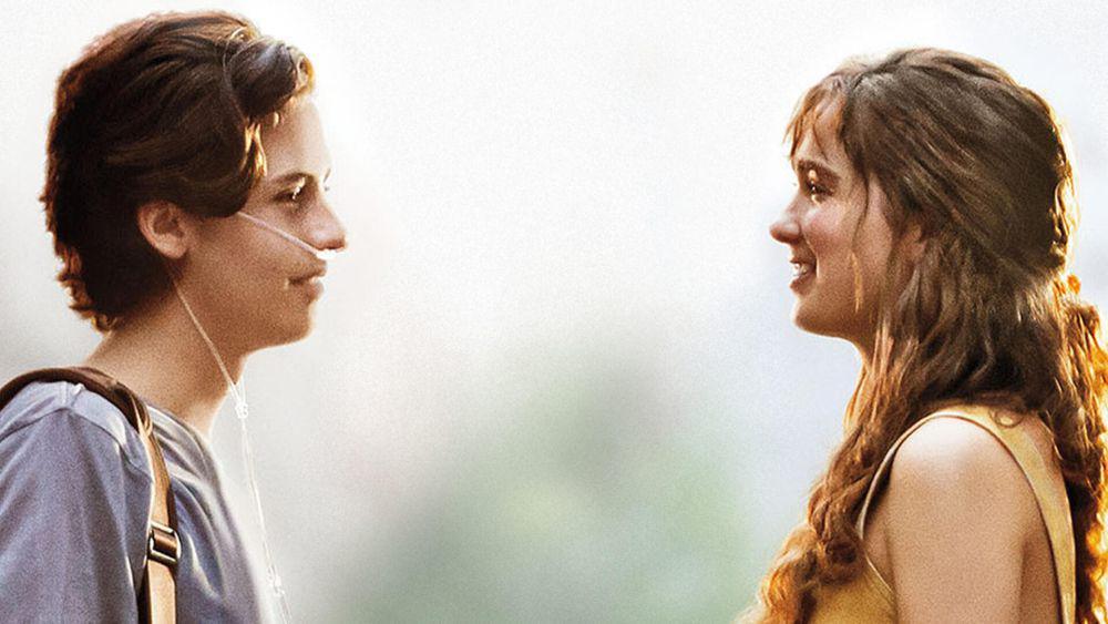 5 Fakta Film Five Feet Apart, Cinta Dua Remaja dengan Penyakit Langka