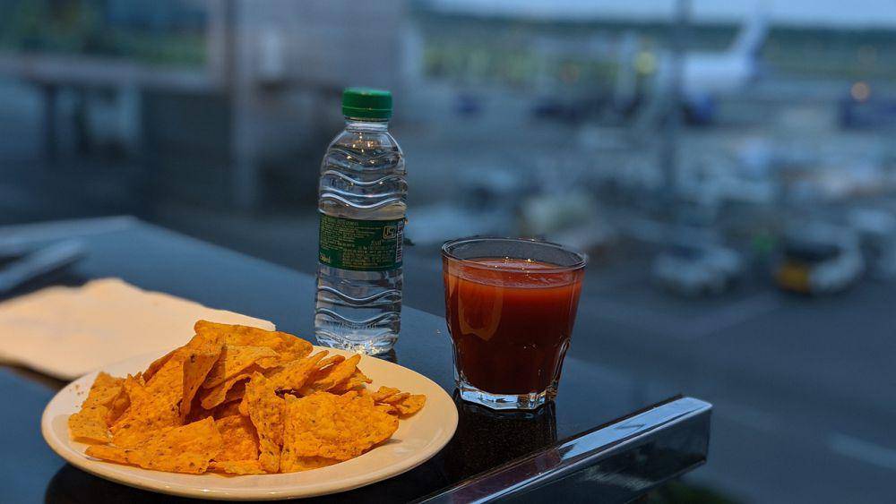 Makanan di bandara(pixabay.com/arkhalidi)