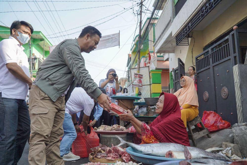 TKD Jatim Kampanye Bagi Nasi Kotak, Sosialisasi Makan Siang Gratis