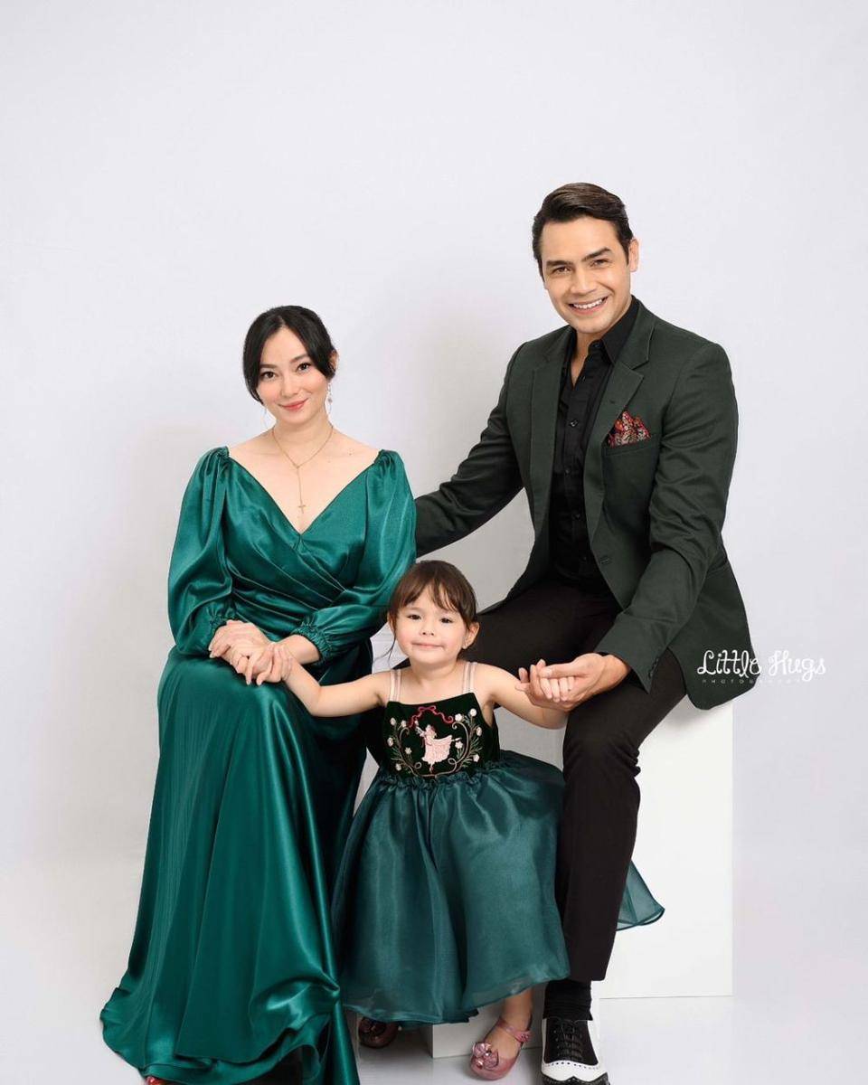 OOTD Natal artis. (instagram.com/littlehugsphotography)
