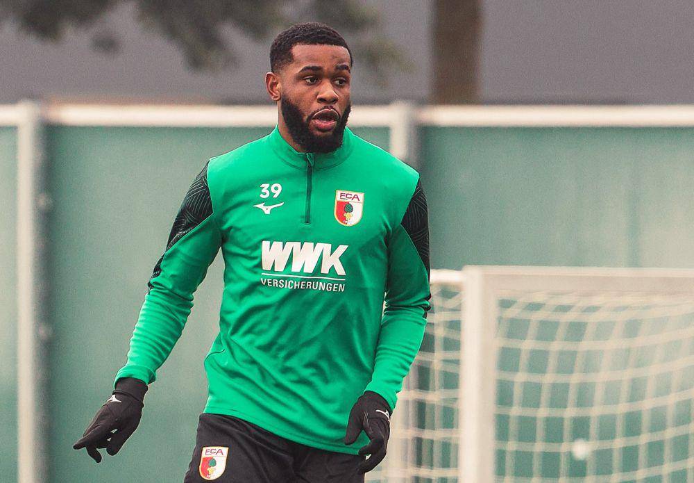Japhet Tanganga (twitter.com/FCAugsburg)