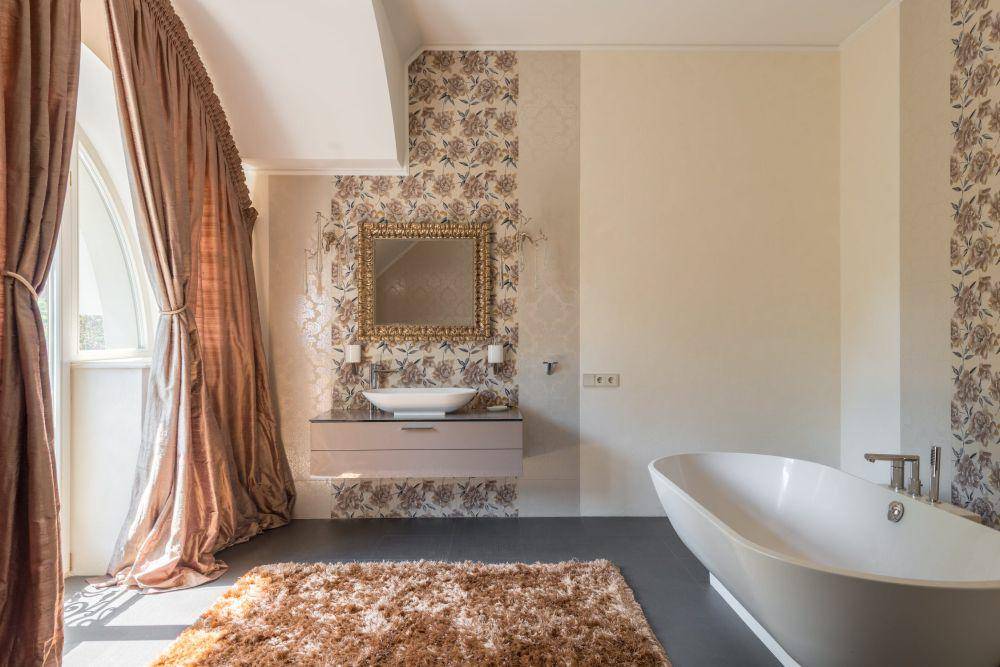 inspirasi desain kamar mandi maksimalis (pexels.com/Max Rahubovskiy)