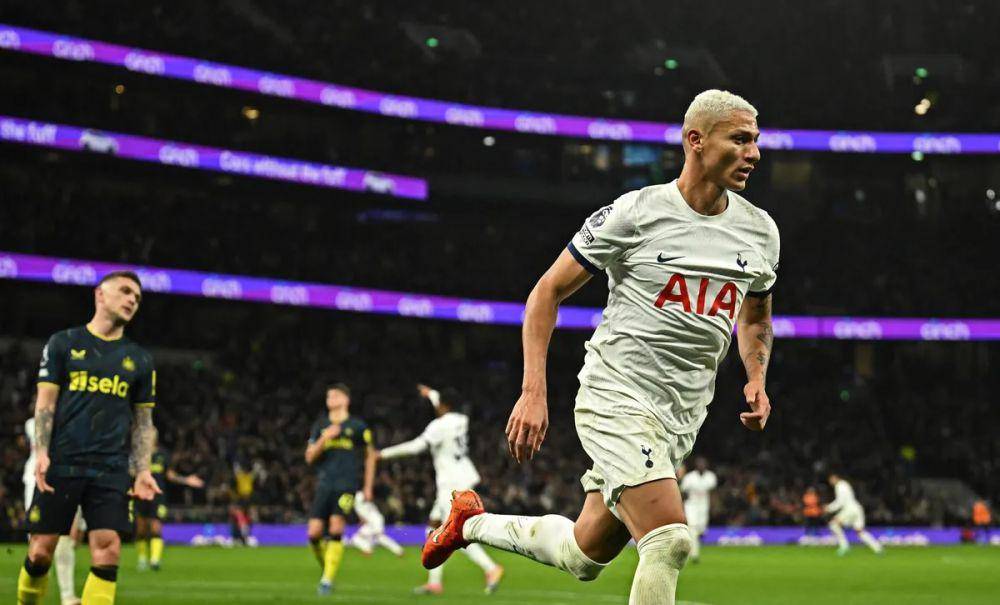 Richarlison merayakan gol ke gawang Newcastle United di EPL 2023/2024. (premierleague.com)
