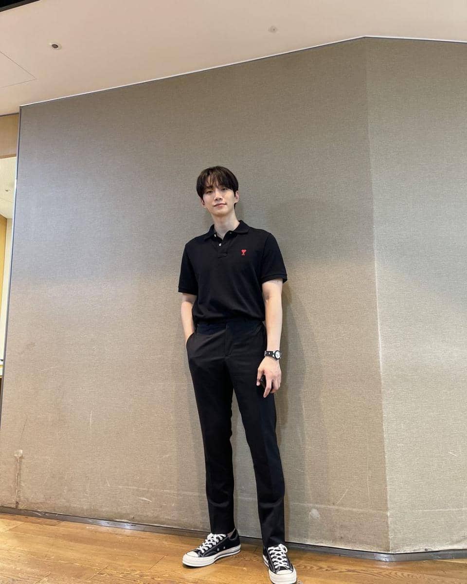 outfit monokrom Lee Junho (instagram.com/le2jh/)