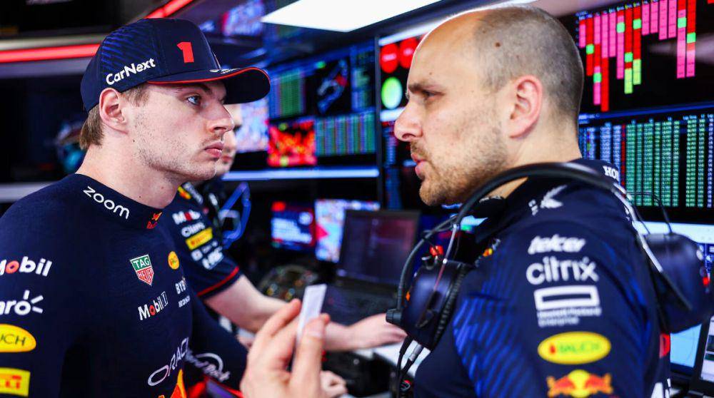 Max Verstappen (kiri) bersama Gianpiero Lambiase (formula1.com)