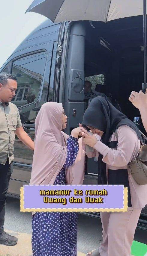 Aurel ke rumah masa kecil Atta (Instagram.com/aurelie.hermansyah)