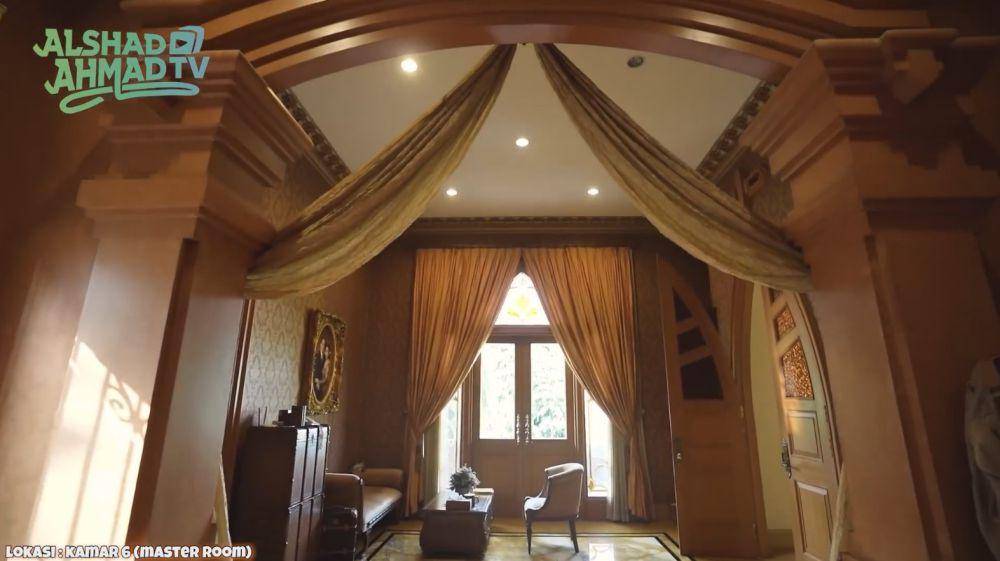 rumah orangtua Alshad Ahmad (youtube.com/Alshad Ahmad TV)