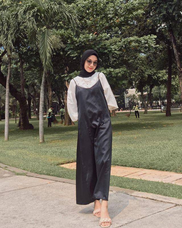 layering outfit ala Ayu Kartika (instagram.com/ayu.kartikaa)