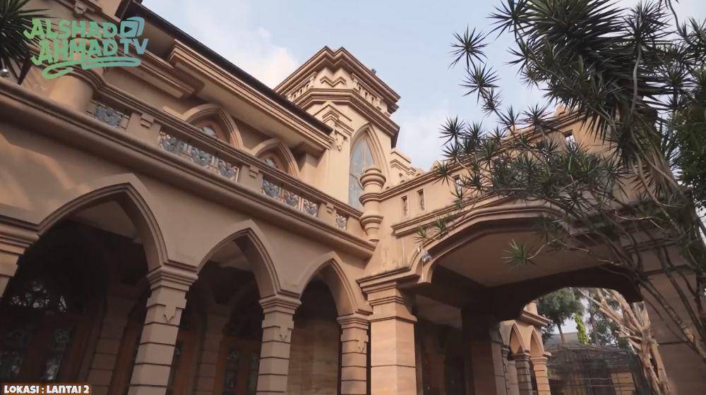 rumah orangtua Alshad Ahmad (youtube.com/Alshad Ahmad TV)