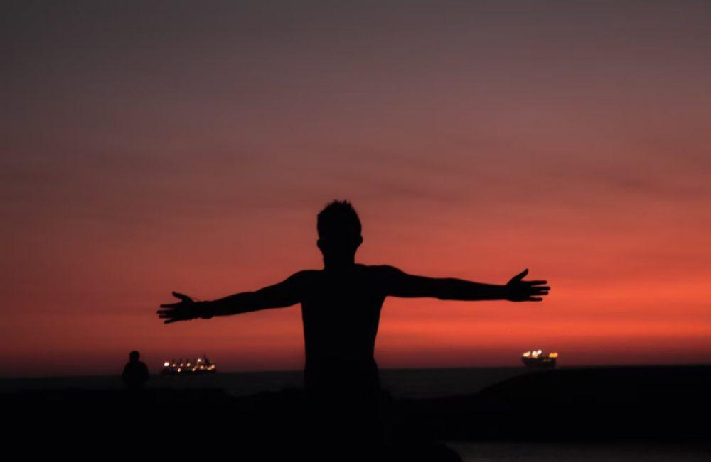 ilustrasi pria yang bebas (unsplash.com/Robbie Herrera)