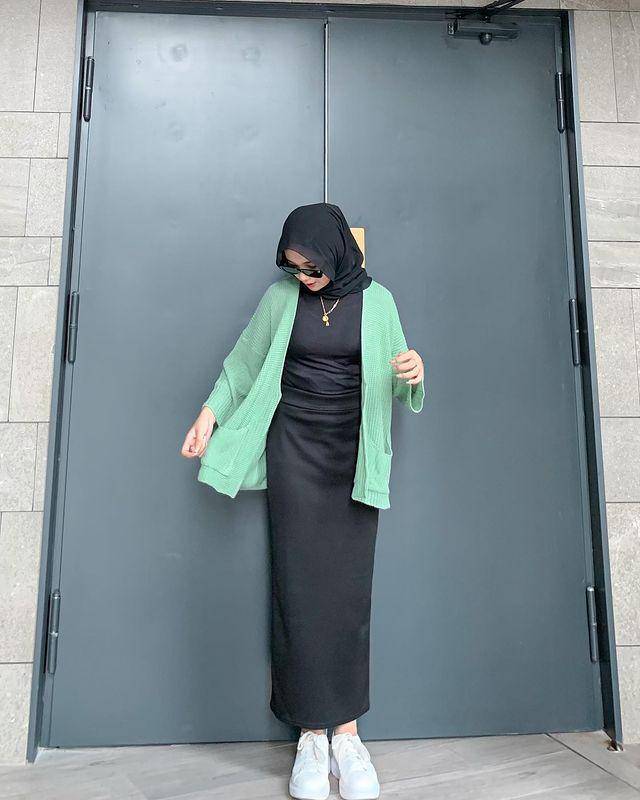layering outfit ala Ayu Kartika (instagram.com/ayu.kartikaa)