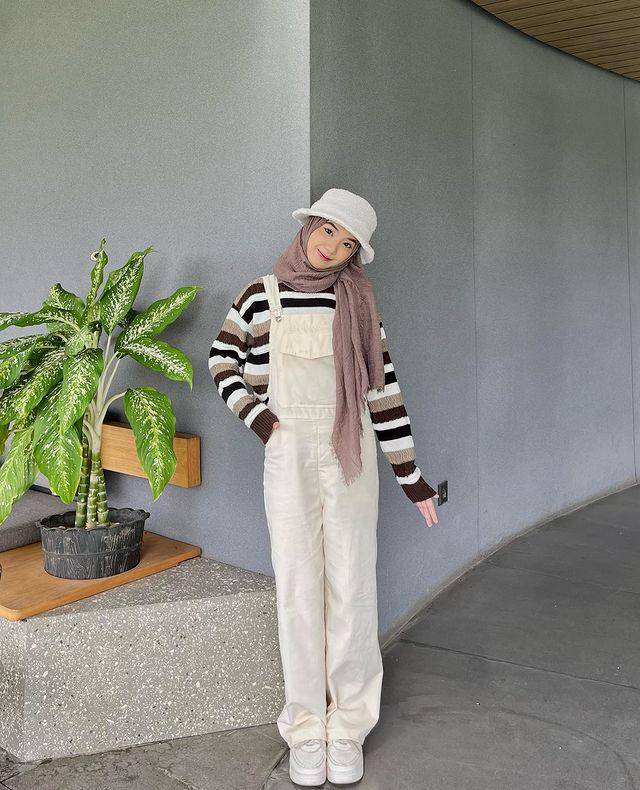 layering outfit ala Ayu Kartika (instagram.com/ayu.kartikaa)