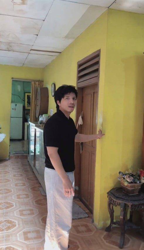 Aurel ke rumah masa kecil Atta (Instagram.com/aurelie.hermansyah)