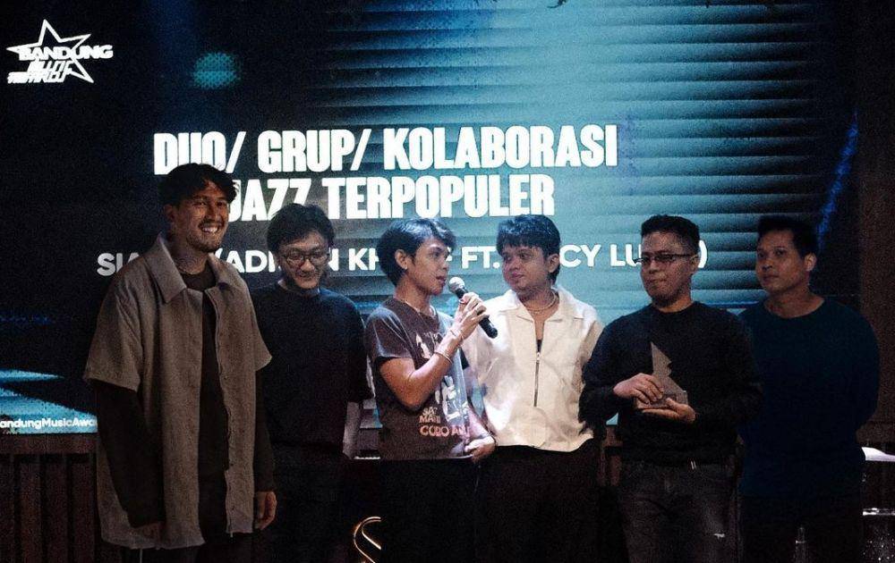 Juicy Luicy bersama Adrian Khalif raih penghargaan Bandung Music Awards (Instagram.com/JuicyLuicy)