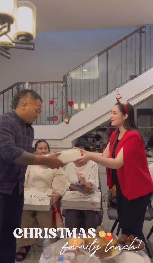 perayaan Natal Chelsea Islan (Instagram.com/chelseaislan)