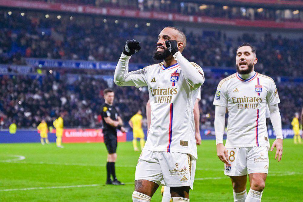 Alexandre Lacazette (kiri) (twitter.com/OL)