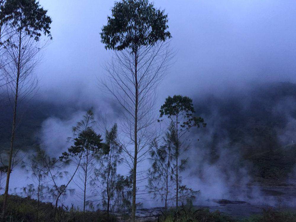 potret pagi di Kawah Sileri Dieng (twitter.com/GlobeRovers)