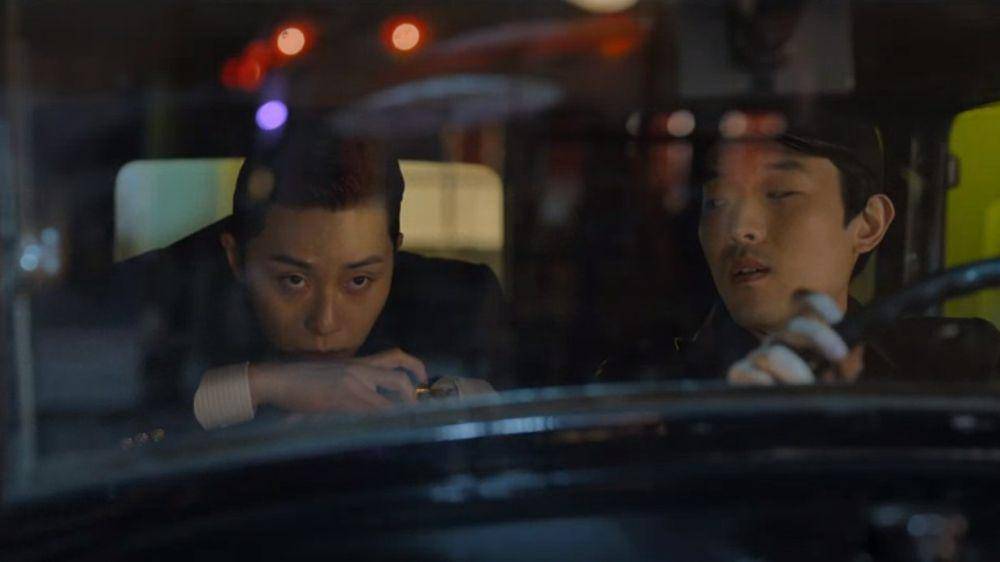Park Seo Joon dan Lee Kyu Sung di Gyeongseong Creature (dok. Netflix/Gyeongseong Creature)