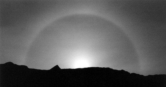 potret moonbow (commons.wikimedia.org)