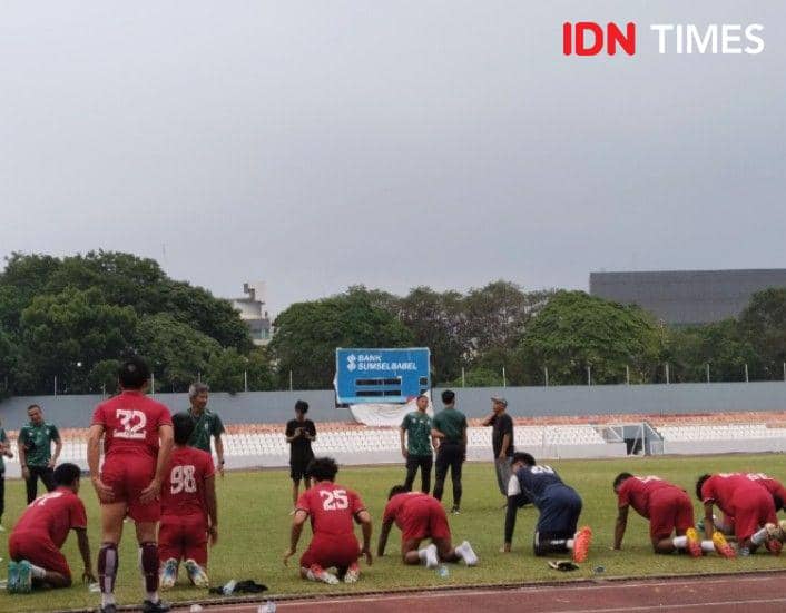 Sriwijaya FC latihan di Stadion Bumi Sriwijaya Palembang (IDN Times/Feny Maulia Agustin)