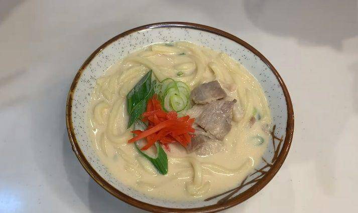 tonkotsu style udon (YouTube.com/JAPANESE COOKING CLASS)