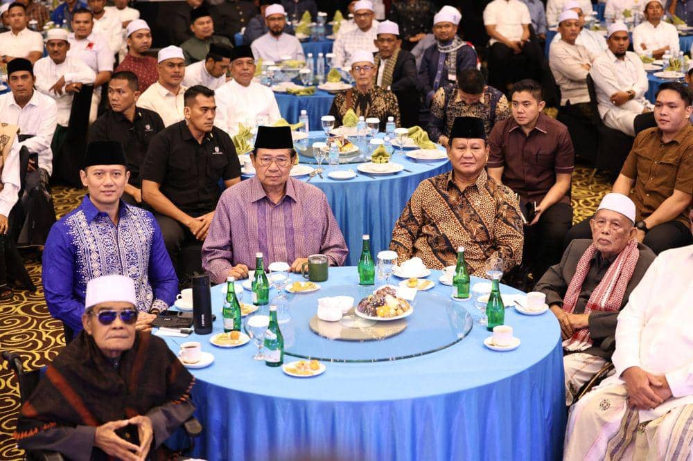 Prabowo menghadiri acara silaturahmi dan doa bersama ulama serta tokoh masyarakat Aceh yang digelar di Hermes Palace Hotel, Banda Aceh, Selasa (26/12/2023). (Dok. TKN Prabowo Gibran)