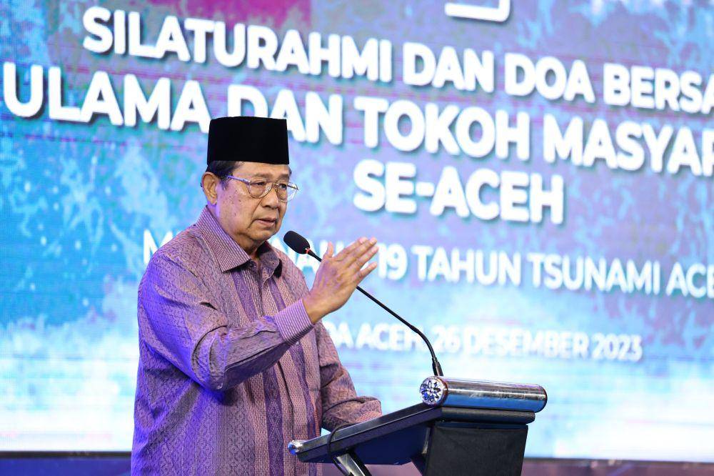SBY dalam sambutannya saat menghadiri acara silaturahmi dan doa bersama ulama serta tokoh masyarakat Aceh yang digelar di Hermes Palace Hotel, Banda Aceh, Selasa (26/12/2023). (Dok. TKN Prabowo Gibran)