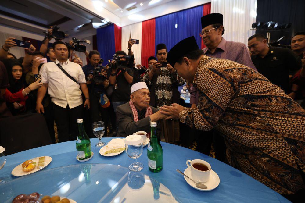 Prabowo di acara Silaturahmi dan Doa Bersama Ulama serta Tokoh Masyarakat Aceh yang digelar di Ballroom Hermes Palace Hotel, Banda Aceh, Selasa (26/12/2023). (Dok. TKN Prabowo Gibran)